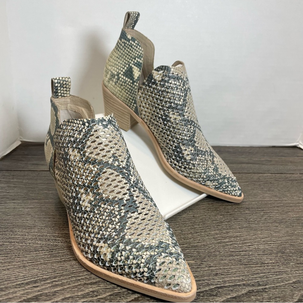 Dolce Vita Snakeskin Patterned Ankle Boots Women’s Size 7.5. Pre-owned-some wear